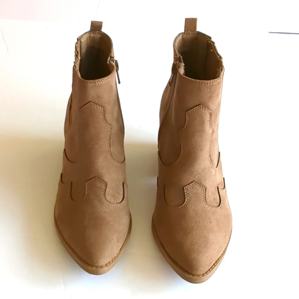 American Rag Tan Kayyla Booties Pointed Toe Faux Suede Inside Zip Size 6.5